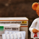 Jeune maman et étudiante en médecine